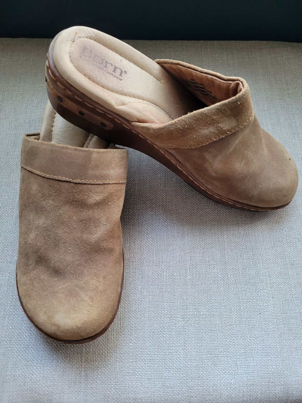 Born Mules  Tan Suede Slip-On Clogs Sz 8/7.5